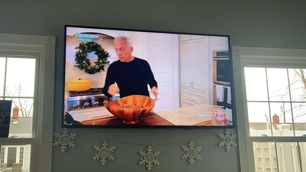 Watching my daily dose of food network.  Shout out and thanks to @gzchef for giving props to teachers during this time.  #respect #TYTeachers