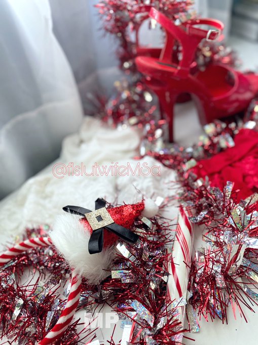 Cumming soon.... Christmas sesh with me.... @flslutwife, thank you @flhubby for taking the photos...<a class="tags" href="/tag/flslutwife">@flslutwife</a><a href="/tag/mp"class="tags"><span>#mp</span></a><a href="/tag/hotwife"class="tags"><span>#hotwife</span></a><a href="/tag/slutwife"class="tags"><span>#slutwife</span></a><a href="/tag/sexychristmas"class="tags"><span>#sexychristmas</span></a><a href="/tag/cucklife"class="tags"><span>#cucklife</span></a>