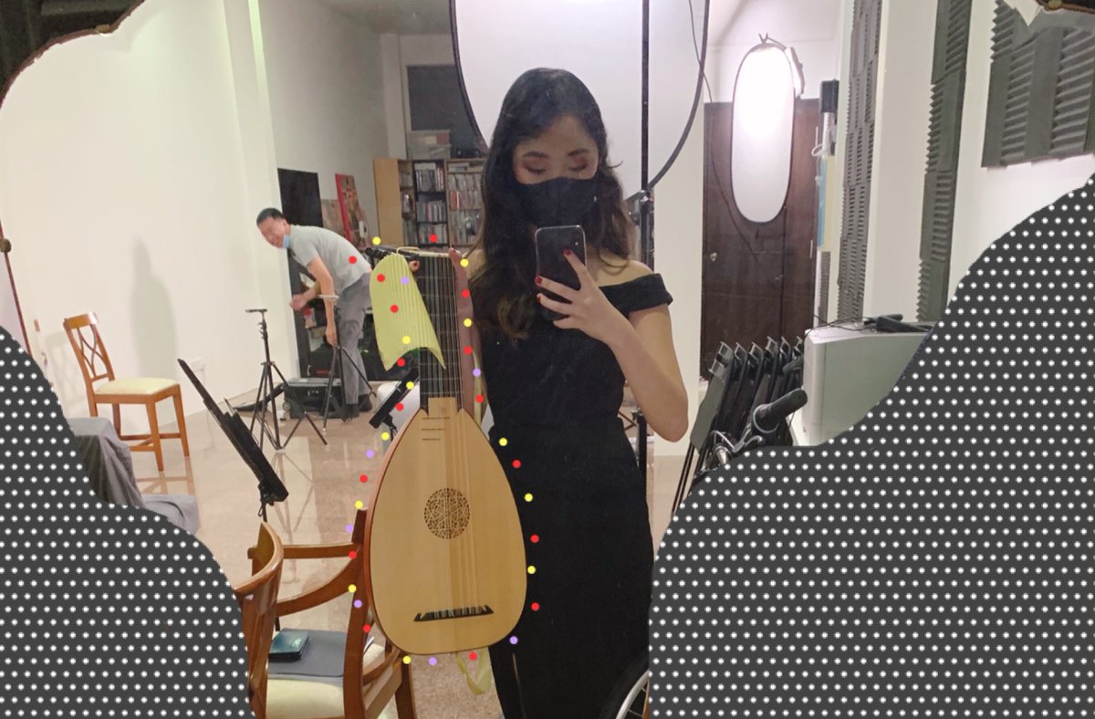 My dearest lute Fergie received her debut today playing in a charming Molinaro lute duet for <a href="/Cappella_M/">Cappella Martialis</a>! All hail Fergie!