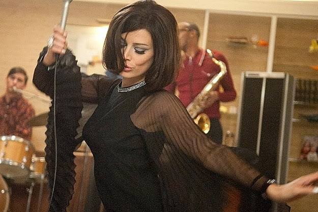 Zou bisou bisou. Happy birthday, Jessica Paré 