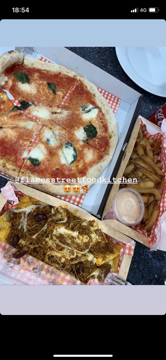 FlamesSFKitchen's tweet photo. Great customer pictures! #chingfordfood #essexfood #skinonfries #chillibeefnachos #homemadepizza #westessexlife #flamesstreetfood #chingford #50percentoff #freedelivery #flames #supportsmallbusiness https://t.co/jxaK9FgGsG