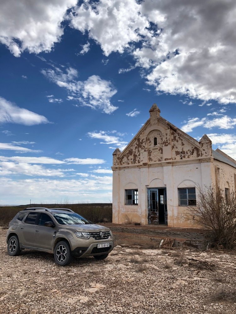 SpikeTheCarGuy's tweet photo. Day 2: Hartswater to Prieska via Douglas, along the Orange River. Found an abandoned church, got a puncture on the tar 20km out from our stop. Neither of the 2 tyre shops in town had the 17-inch tyre we needed…

@Renault_SA
#renaultduster
#roadtrip
#5DayTest
#EatSleepDriveRepeat https://t.co/nuQoZuyglE