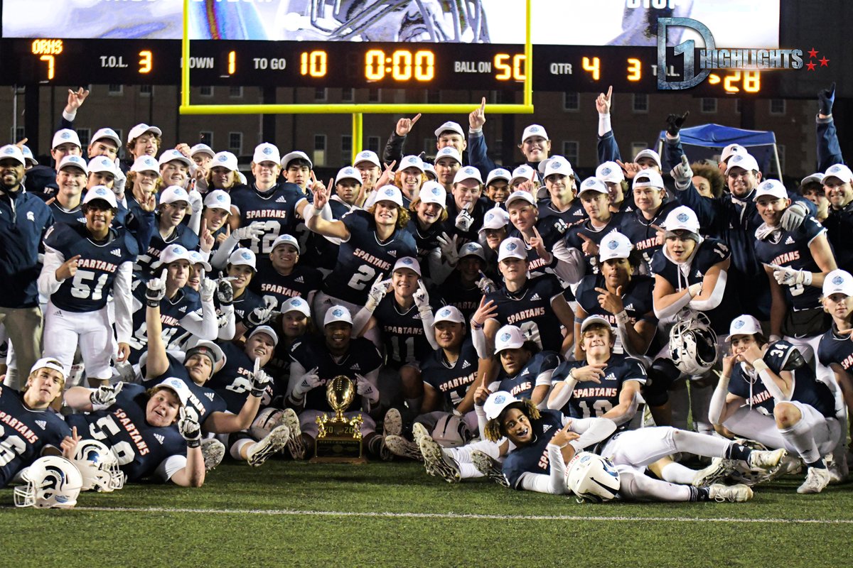 d1highlights's tweet photo. Super excited for these guys @_SummitFootball @wcsCOAthletics @coach_bcoleman Living in SH for 10 years directly across from this school I watched them grow from 0-10 in 2011 to the now 5A @tssaafootball 💥💥STATE CHAMPS in 2020! CONGRATS 💥💥 https://t.co/ZdhCae98qD