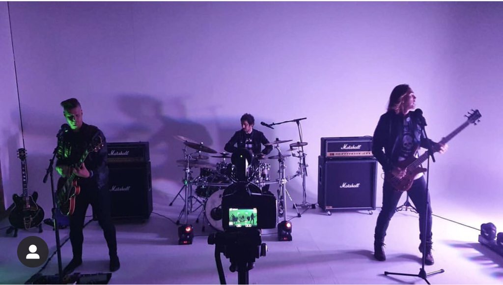 Sonnetsmith tweet media