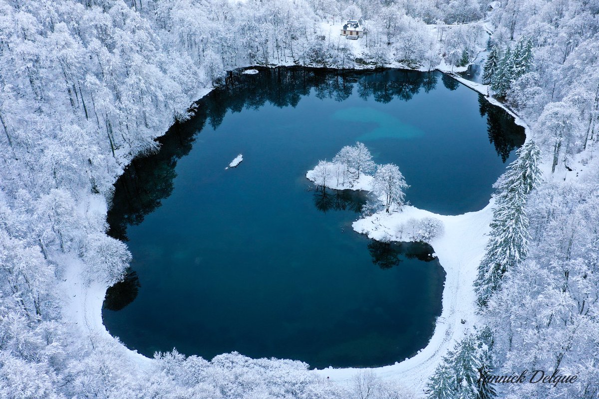 LAC DE BETHMALE ❄️🙌 ce matin froid et beauté ! 👌👉👉📷 @ian_ours_ariegeois #couserans #pyrenees