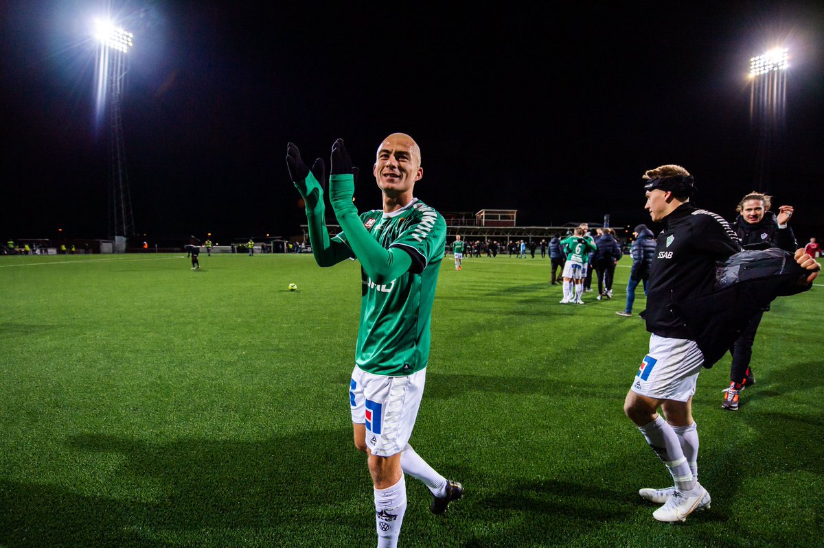 ik_brage's tweet photo. 👏Vinst i årets sista match och vi stänger därmed säsongen med en 8:e plats i tabellen 2020.

💚🤍Vi passar även på att säga stort tack till Carlos, som efter idag lägger skorna på hyllan.

#tillsammansärviikbrage 

📸Maxim Thore - Bildbyrån https://t.co/bmCL9Cj37P