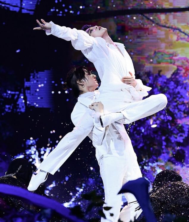 gen_nour's tweet photo. That’s it , jikookers we won 😍💖#jikook #jimin #jungkook #BTS https://t.co/MfpDjbVWXn