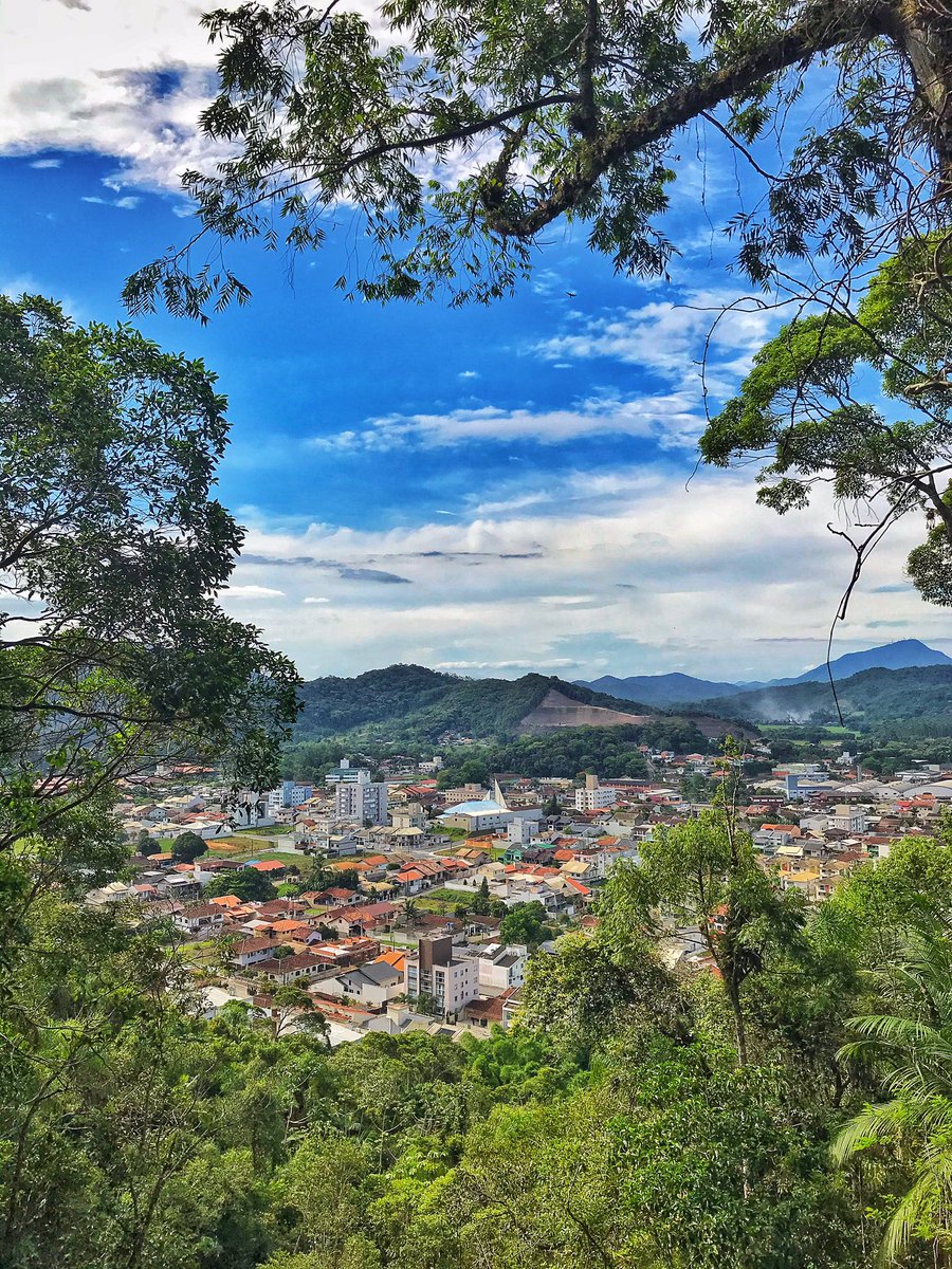 GuiaSCTurismo's tweet photo. 🍃Gaxxpar🍂
.
.
.
.
#guiascturismo #santacatarina #gaspar #trilha #hikking #bike #nature #photography #shotoniphone #climb #nomad #lifestyle #brasil #trekking #wanderlust #viversc #forestphotography #forest #naturaleza #freedom #landscape #turismonosul #nomato #goodvibes https://t.co/sPycQZiaAX