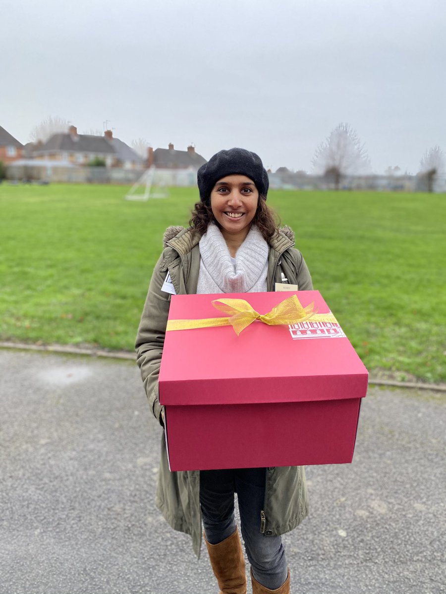 Loved delivering a Christmas Kit to the lovely pupils and staff at @Spirejunior. Hope you enjoy making the decorations x