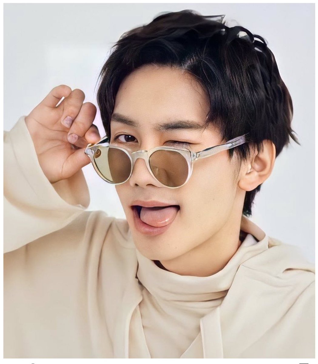 ট ইট র 肉 眉毛の話でおもいだしたんですけど ふじわらさんって結構眉があがってるタイプだと思うんですけど メンズ校用に黒髪にした時期に 平行眉めのメイクな時がいくつかあって 役作り ファッション誌のメイクだからというのもあったかも その