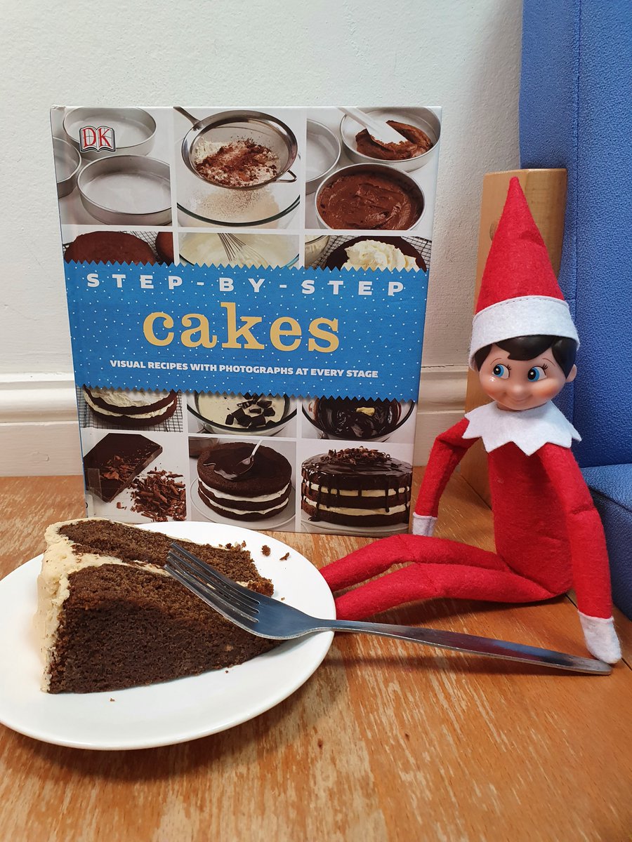 LibraryTown's tweet photo. He's been baking - and apparently eating as there was none left for us โน๏ธ ๐ฅฎ
#ElfOnTheShelf #ElfOnTheLibraryShelf #GreedyElf
@wandsworthlibs @LDNLibraries @WandsworthTown @libsconnected https://t.co/Y9hwNP60Ew