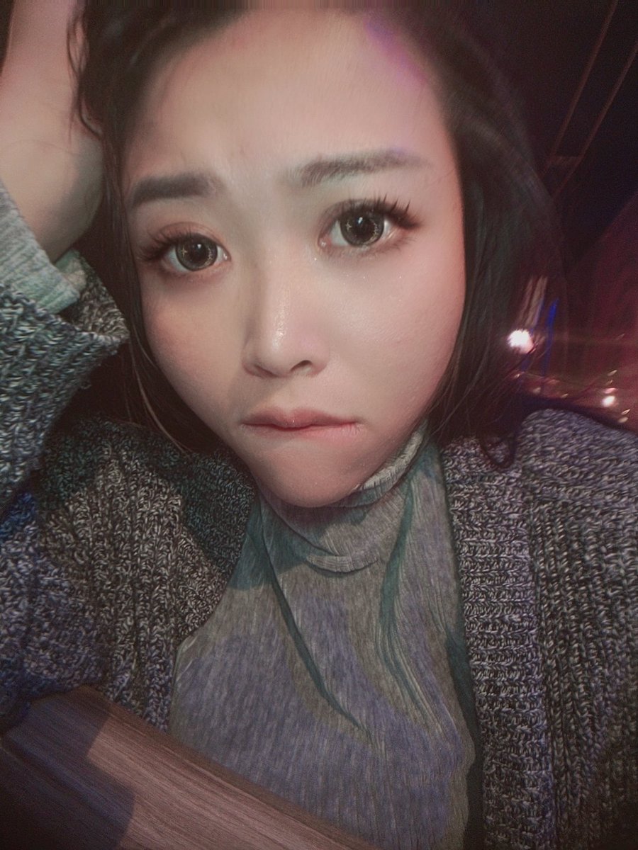 不喜歡冬天這個會感冒的季節，秋天涼爽不冷不熱多舒服啊~~
#唯一喜歡的就是... https://t.co/zj1v8QEbqM