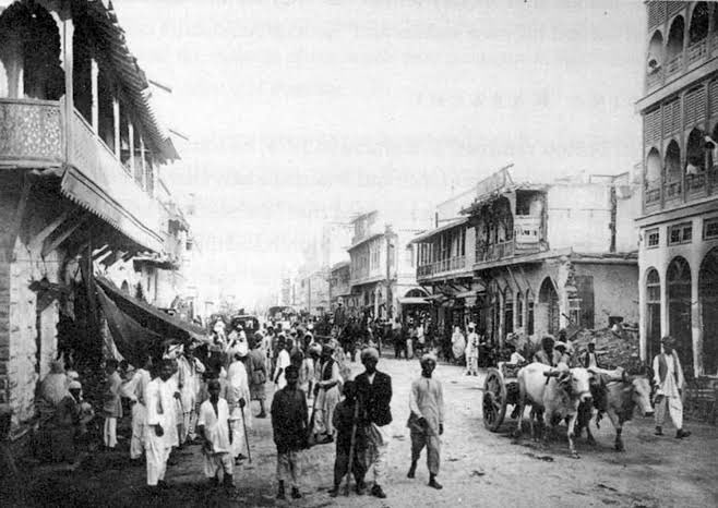 Karachi.The origin of this name is also not properly known, however most people view the name to be linked to Mai Kolachi; a Baloch fisherwoman who is associated with the tale of founding a fishing village near Lyari, laying the foundation of Karachi.