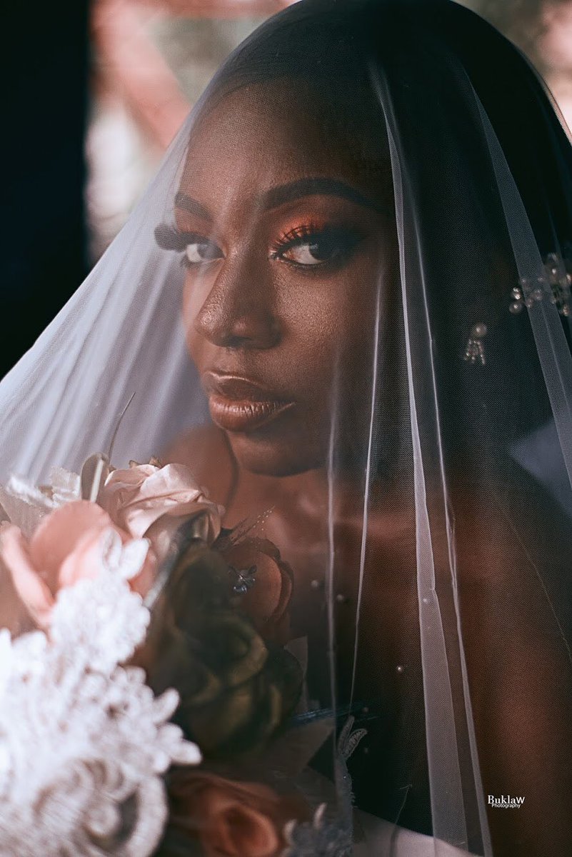 Eniibukunoluwa_'s tweet photo. She is indeed a Beauty to Behold🥰.
DARSHANA ❤️
#DASH2020
Makeup -@Eniibukunoluwa_
Dress -@AgbajeFeyi
Photography -@Lawanson_
Kindly RT 👉🏾🥺👈🏾 https://t.co/S43bnBiNPq