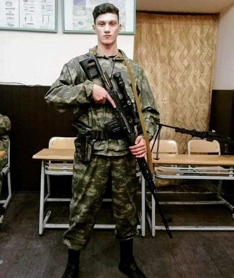 Один из героев Отечественной войны Ахмедов Джаваншир родился 12 ноября 1999 года. Снайпер отряда сил специального назначения Джаваншир погиб в боях за Карабах 15 октября, погиб как лев, ведя прицельный огонь по противнику до последнего вздоха. #2783AzerbaijaniHeroes