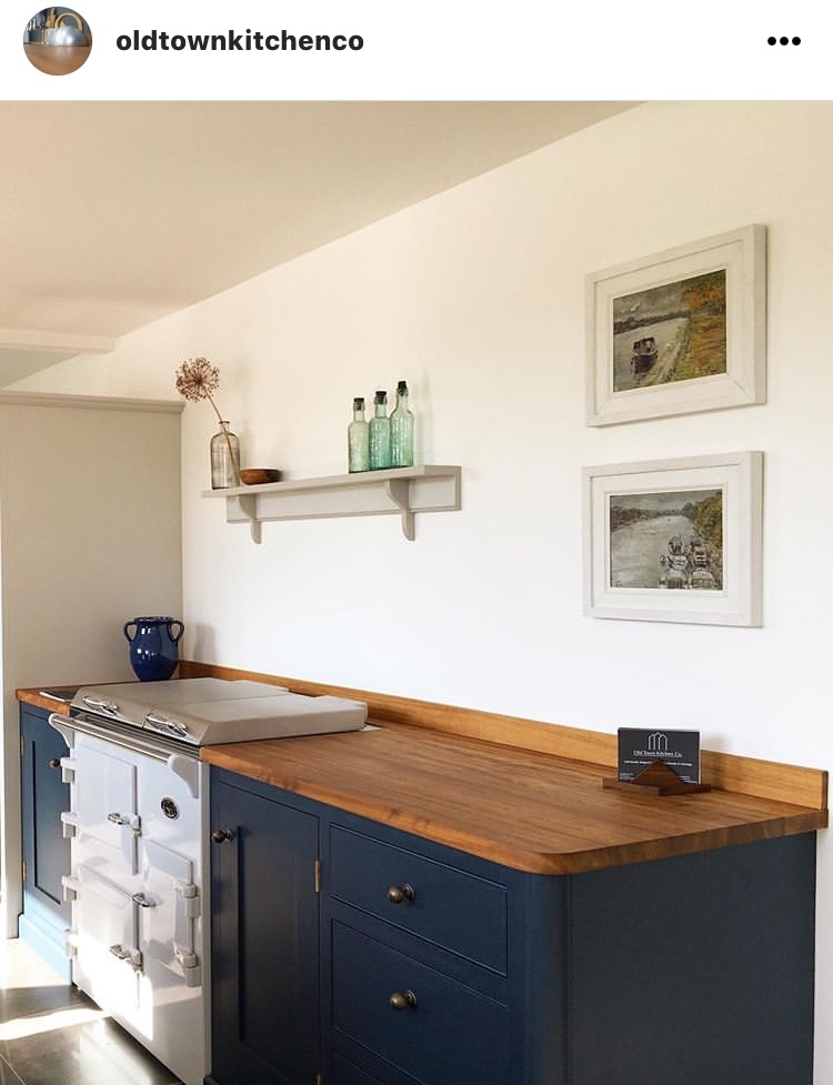 everhotcookers's tweet photo. Our White Everhot 90 slots in perfectly next to these beautiful navy cabinets. Stunning work @oldtownkitchenco.
#Everhot #heatstoragerangecooker #rangecooker #kitchen #kitchendesign #luxury #design #cookers #kitchenideas #statementkitchens https://t.co/SW0QPC63Uh