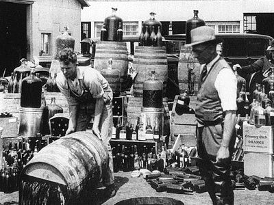ConstitutionCtr's tweet photo. #OnThisDay in 1933, three states voted to repeal Prohibition, putting the ratification of the 21st Amendment into place. 

But did Prohibition really end on that fateful day? Learn more: https://t.co/Uf5m3Bw5Nt https://t.co/yOsN5UwxL6