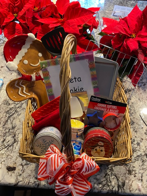 DAPtweets's tweet photo. Place your bid now!  Finish up your holiday shopping while supporting sorority women's educational goals. It's a win, win for everyone!

https://t.co/Ar3tokwsnE https://t.co/tcFIL4Ujve