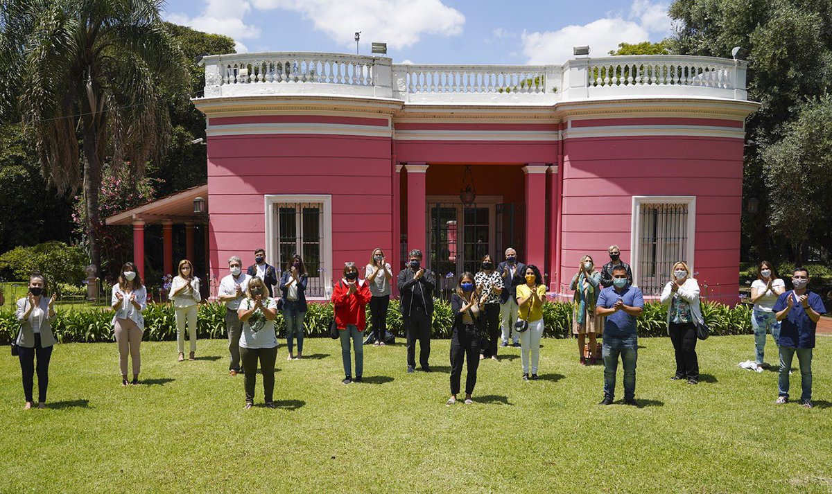 jorgemacri's tweet image. Hoy desayunamos con los voluntarios del programa Soy Parte en la Quinta Trabucco. En este año difícil, ellos les dieron contención y acompañaron a los adultos mayores. Gracias por su profundo compromiso y sus enormes ganas de ayudar. ¡Feliz #diainternacionaldelvoluntario!