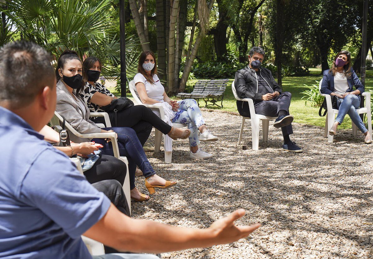 jorgemacri's tweet image. Hoy desayunamos con los voluntarios del programa Soy Parte en la Quinta Trabucco. En este año difícil, ellos les dieron contención y acompañaron a los adultos mayores. Gracias por su profundo compromiso y sus enormes ganas de ayudar. ¡Feliz #diainternacionaldelvoluntario!