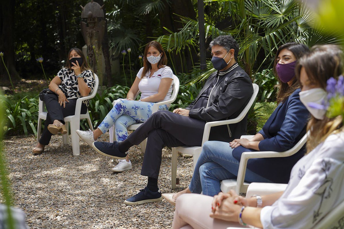 jorgemacri's tweet image. Hoy desayunamos con los voluntarios del programa Soy Parte en la Quinta Trabucco. En este año difícil, ellos les dieron contención y acompañaron a los adultos mayores. Gracias por su profundo compromiso y sus enormes ganas de ayudar. ¡Feliz #diainternacionaldelvoluntario!