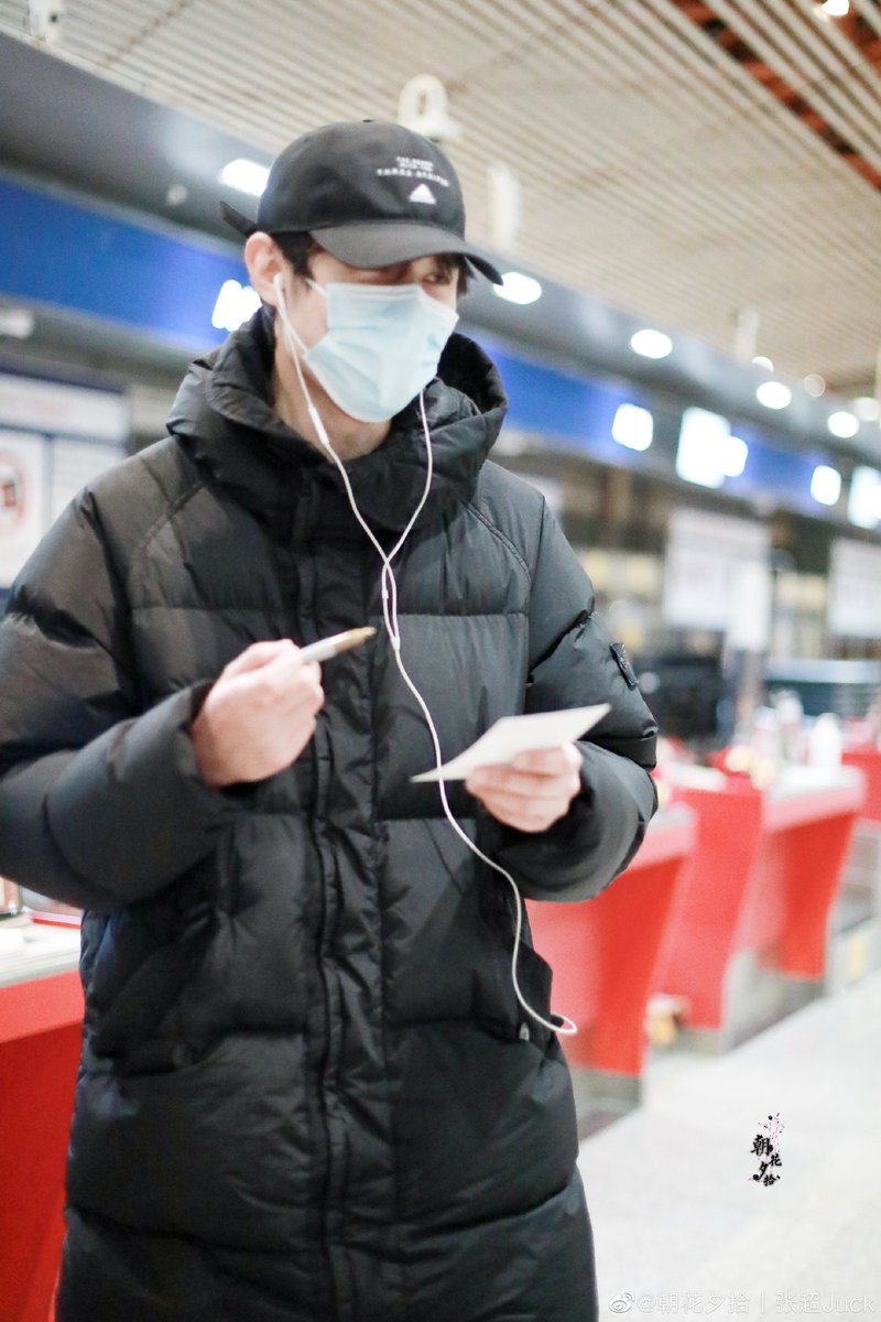 CaJuckzc's tweet photo. #张超juck #张超 #ZhangChao 
 #juckzhang #juckchao 
2020.12.05 pek departure

 https://t.co/pKJK67ilfJ https://t.co/rfW7zZT9Mp