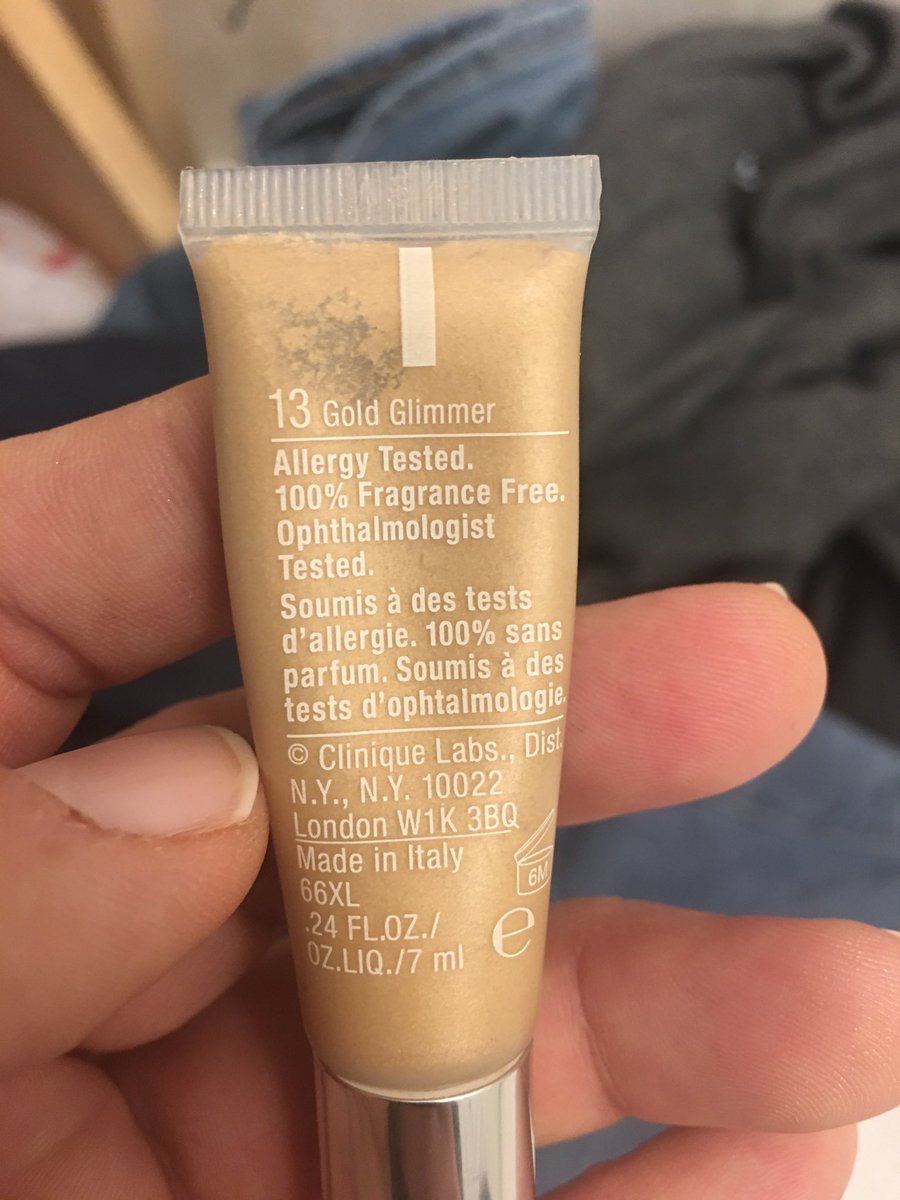 SopranoRequiem's tweet photo. 15 years ago, I bought a gold creme eyeshadow. It’s still as good as the day I bought it. Bring it back. #touchtint4eyes @Clinique https://t.co/Wjf8FA4caA