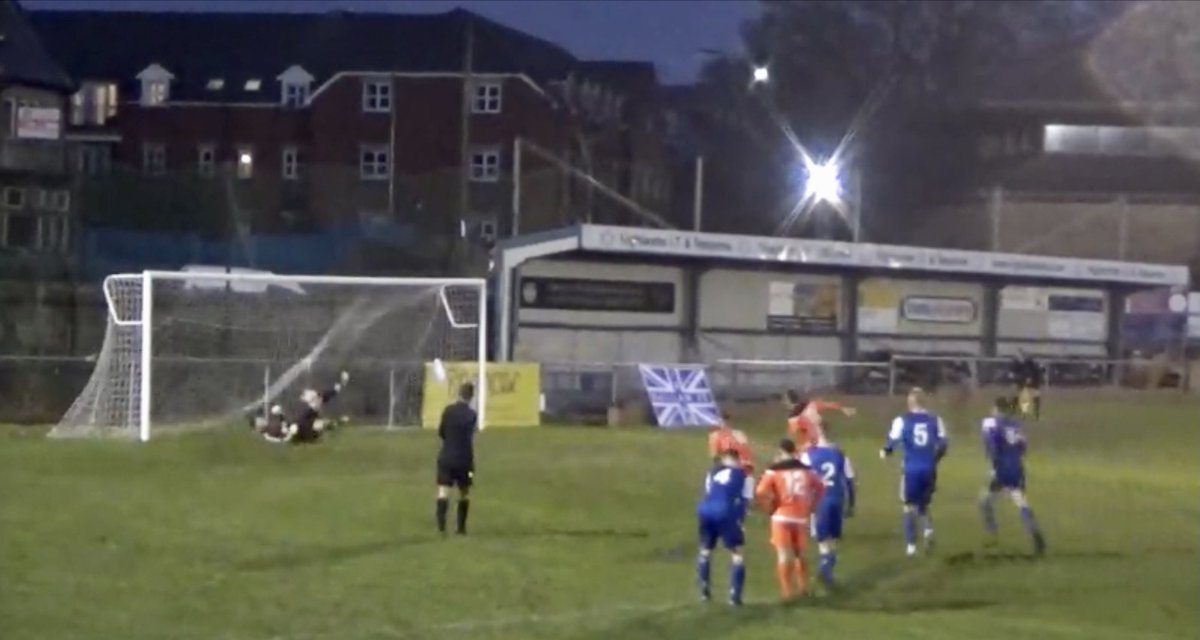 SnapsbyRover's tweet photo. @AFCBlackpool score from the penalty spot with the @HallamFC1860 keeper diving to his right
Hallam 4 - AFC 3 https://t.co/3NyJKYMk2V