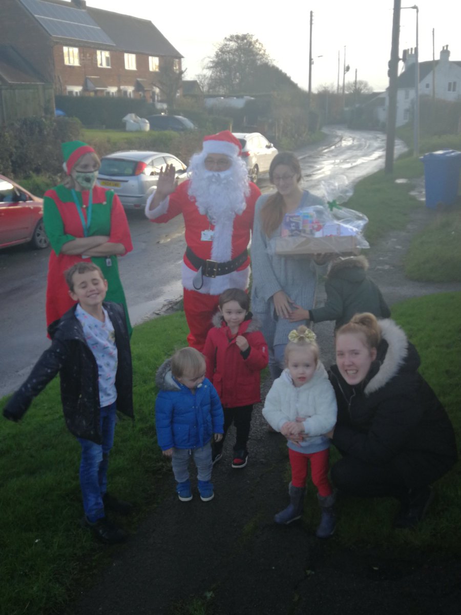 TICYorkshire's tweet photo. Some pics from our first Santa drop @Humberbeat @hulllive @HULLCVS @FFigtastic @BeaWoodOfficial @deanclark1989 @EmmaHardyMP @HullChampions @BevWright214 https://t.co/80LLYeDeD2