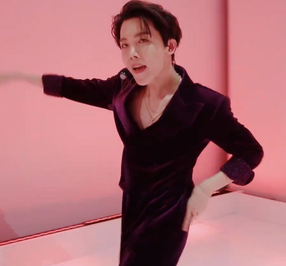 201205 dynamite hoseok - a much needed thread