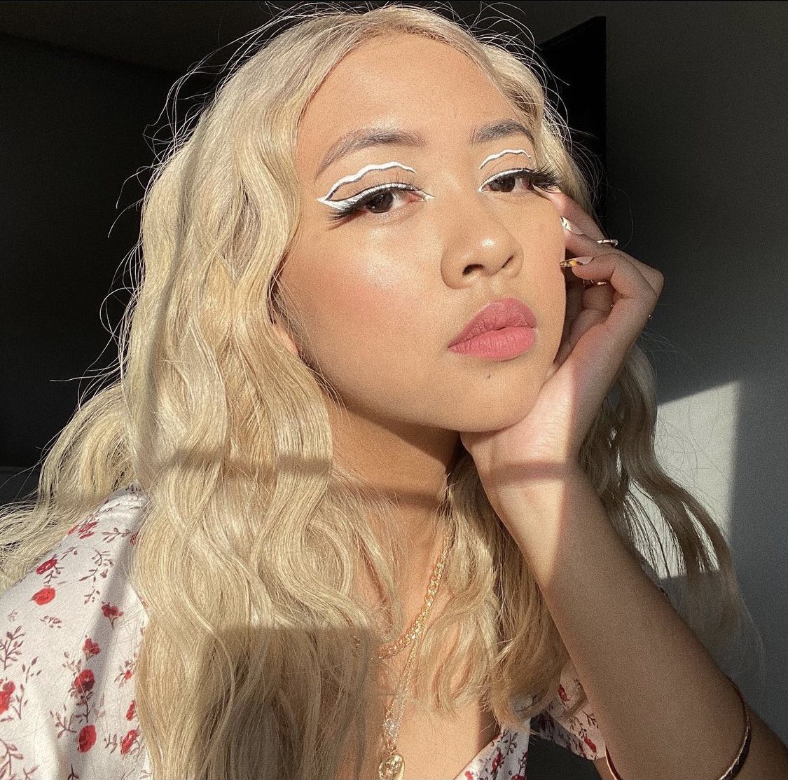 LUXiElash_ca's tweet photo. Wavy baby 🤍
Beauty guru @styledbylizette is wearing our lash style in “BABYGIRL” from our 🦋☁️FLOAT LIKE A BUTTERFLY☁️🦋 Collection. 
This lash is made from real silk 🐛 to give you a light wear with a lengthy payoff 😏 https://t.co/CSx1X4Z7Eb