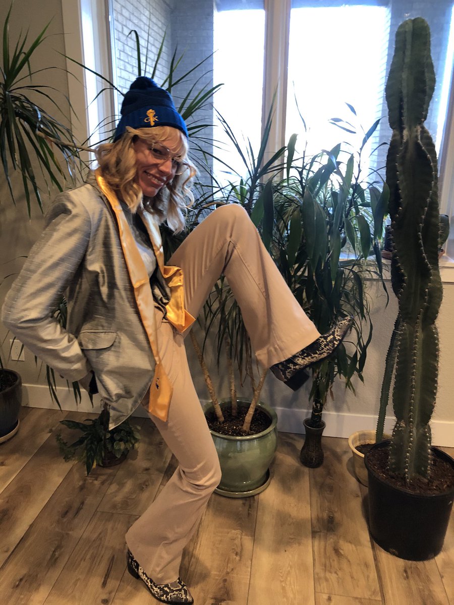 Luly_Simone's tweet photo. congrats Zoe! We are so proud of you!  #csuglobalgrad2020 https://t.co/miUGLrGlO2