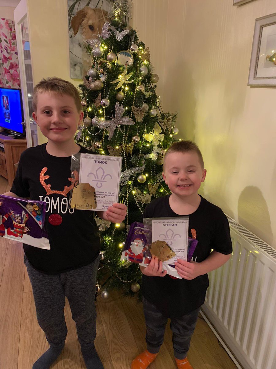 4th_lliw's tweet photo. A productive afternoon-  every beaver, cub,  scout and leaders have received their Christmas presents and chocolate selection box! Proud GSL for all your efforts in scouting in 2020, thank you.
@GWScouts @ScoutsCymru @CNDistrict https://t.co/DaG7odMiJZ