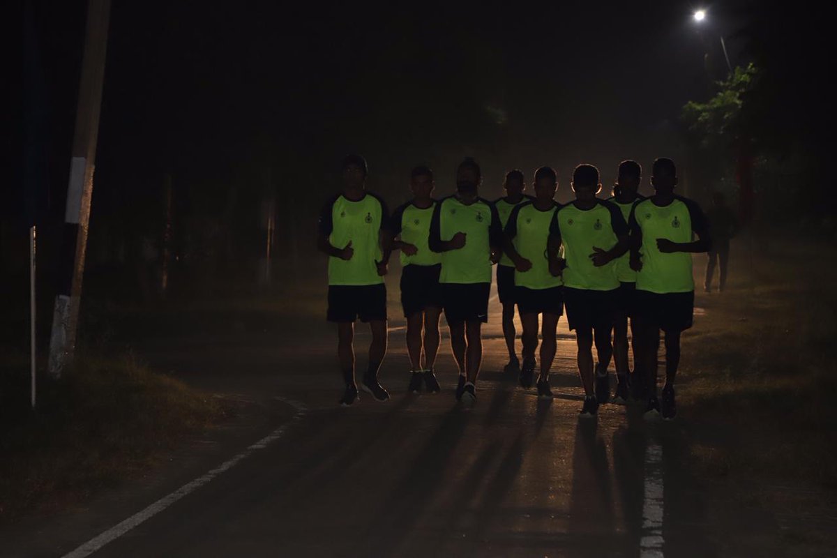 prodefencechan1's tweet photo. Army Service Corps #UltraMarathon of 260 km, commemorating 260 years of raising of the ASC Corps, from 'Vir Smriti' ,Chandi mandir on 5th Dec now reached #Sainkschoolkunjpura today evening. #Runformartyrs #FitIndiaMovement @SpokespersonMoD @adgpi @rajnathsingh @DefenceMinIndia https://t.co/1tfVIwc4LW