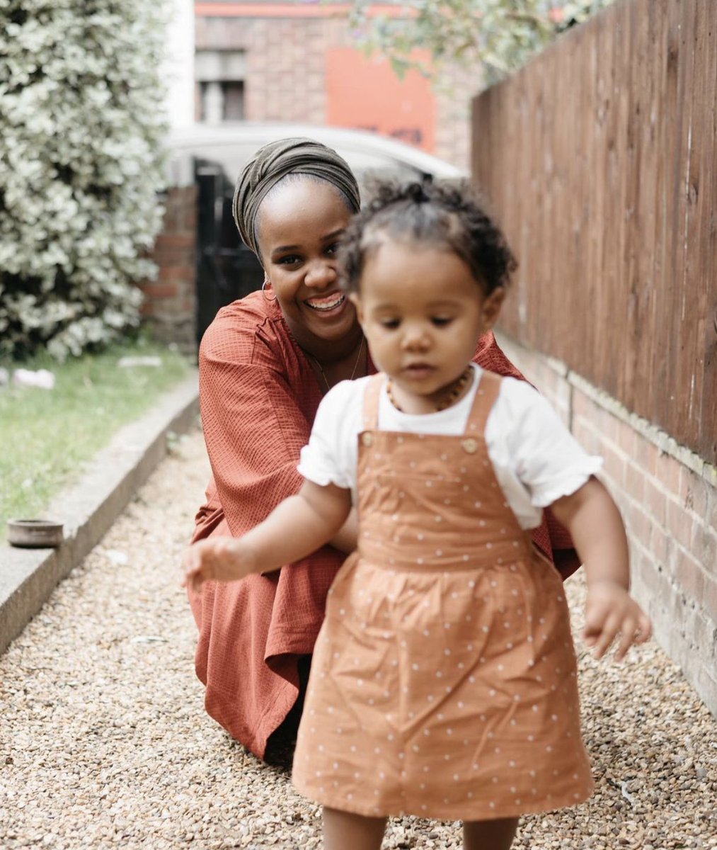 TheSugaberries's tweet photo. “Perhaps we should stop telling parents that getting through traumatic births, feeding difficulties or difficult parenting periods alone is a sign of strength and rather, we start normalizing the need to lean on others and seek communal care” - @mixing.up.motherhood https://t.co/6BC25ekibx