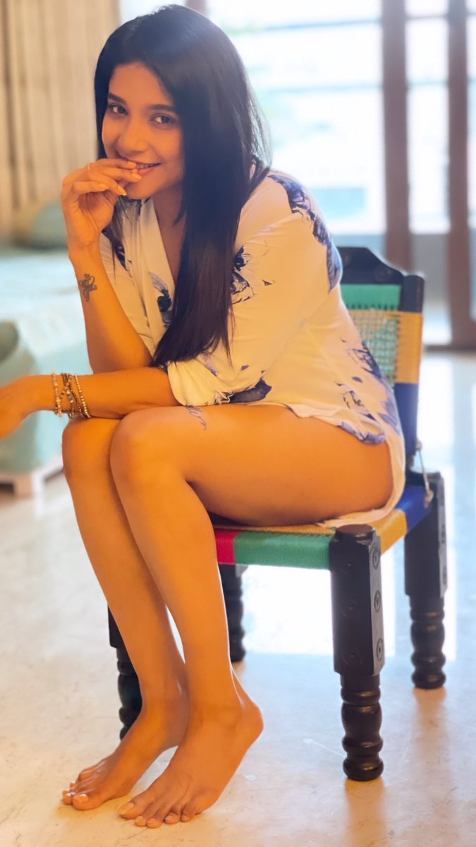 ssakshiagarwal's tweet photo. One of the best lessons you can learn in life is to master how to remain calm❤️ https://t.co/pSVHjl5Ukv