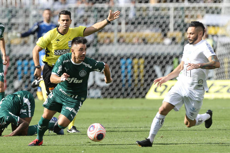 SPFutDepre's tweet photo. Qual é o seu palpite para Santos x Palmeiras pelo Brasileirão 2020?

Vou dar RT em quem acertar depois do jogo

🐷 https://t.co/x8zLLlMH9i