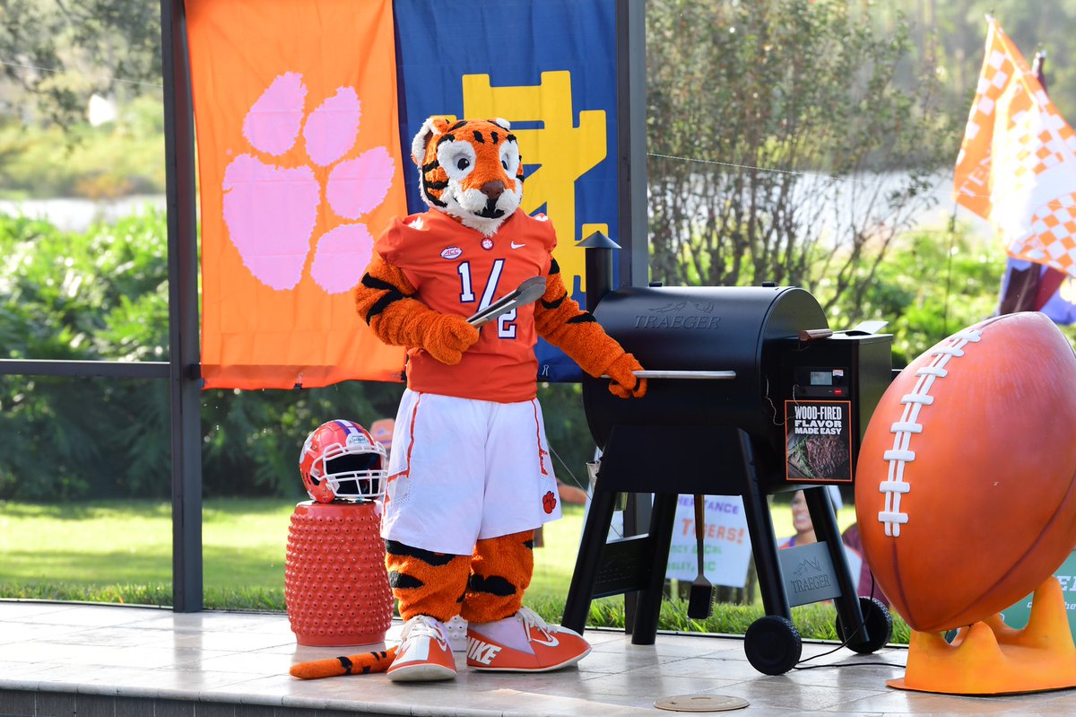 Cubby 1/2 tweet media