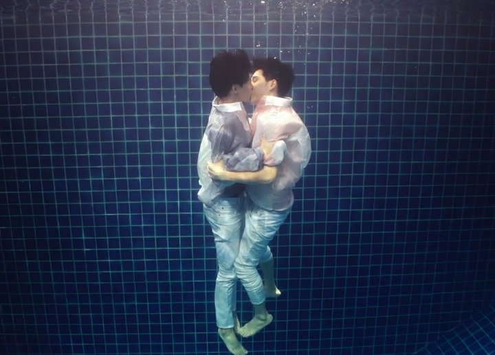 PhSupanut's tweet image. An underwater kiss!??, Owemji!!!
#Oxygenตอนจบ