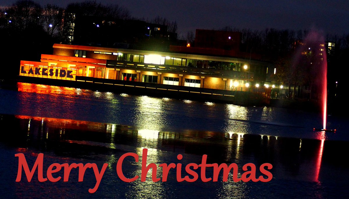 ThamesmeadLDN's tweet photo. A Merry Christmas from us all at ThamesmeadNow... The fountain lights have been changed to Christmas settings and the Lakeside looks amazing at night #Thamesmead #Thamesmeadphot1 ChrisW8 Photography. https://t.co/xRT6v0Gddx