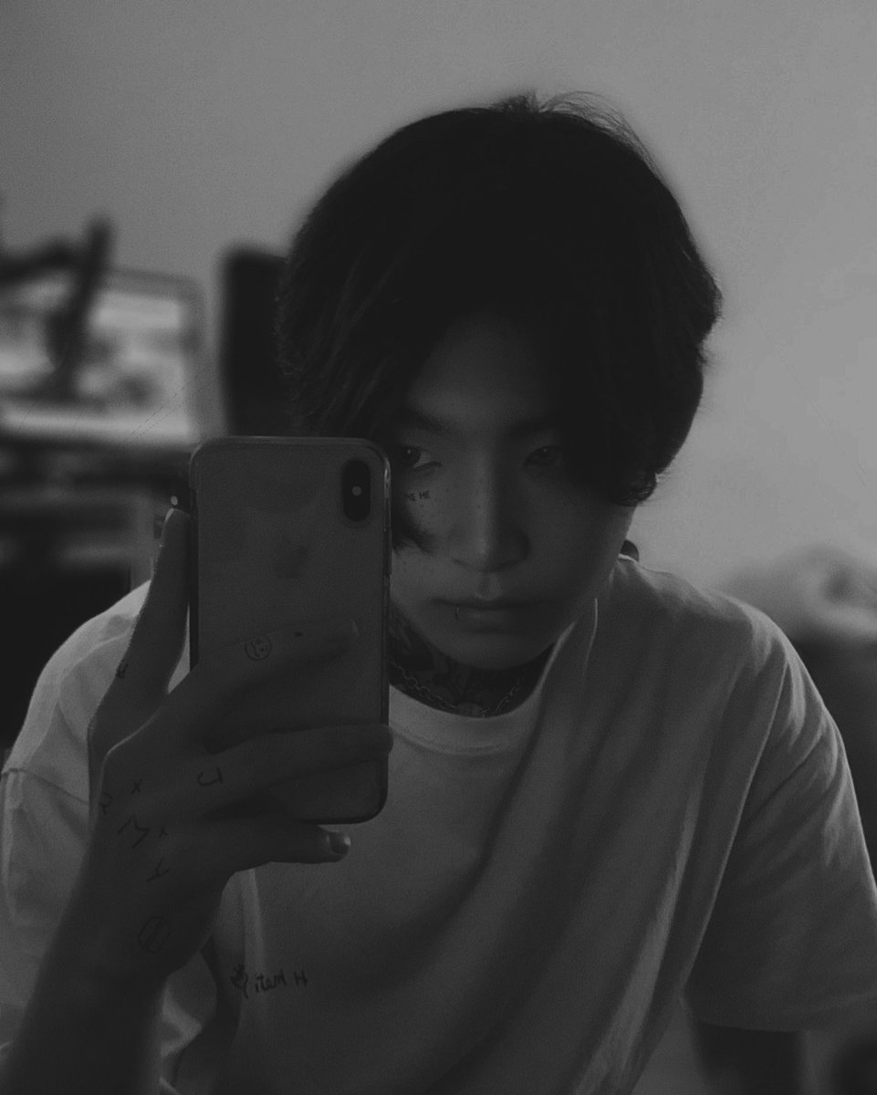 taexxx_'s tweet photo. —201205.

           “Ich weiß nicht, wo ich bin.” https://t.co/iiMEWwOjyd