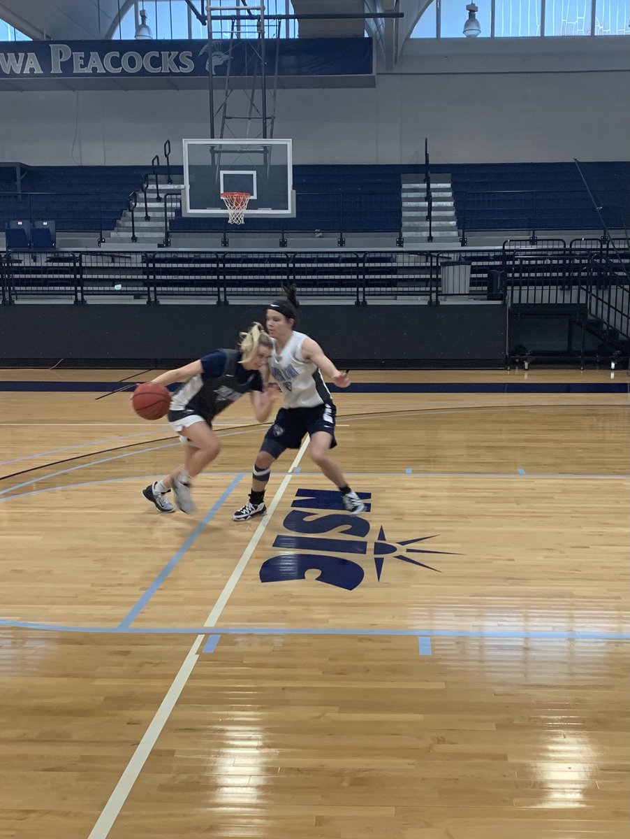 UIU_WBB's tweet photo. Another day to get better #CompetitionDay https://t.co/DQ51a7sVzc