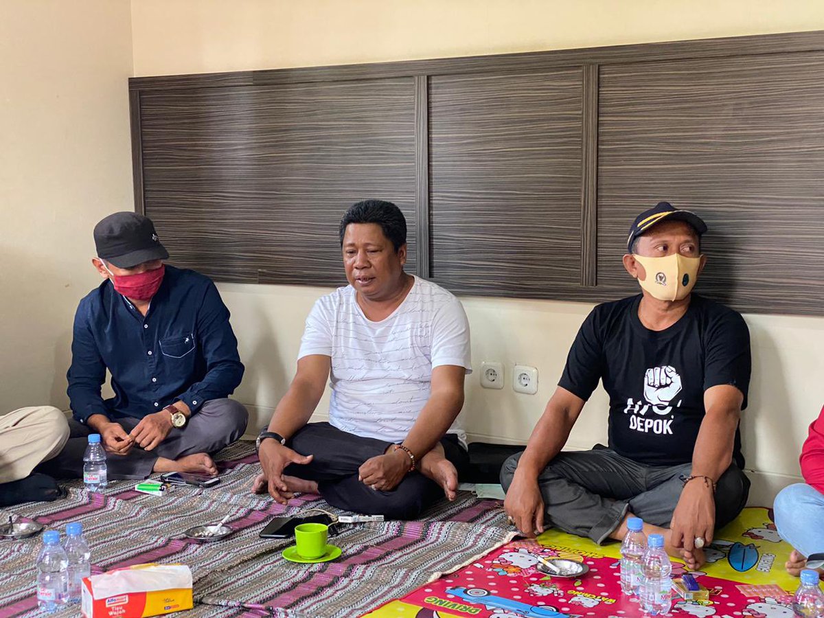 PDI_Perjuangan's tweet photo. Fraksi PDI Perjuangan DPRD Provinsi Jawa Barat, Waras Wasisto blusukan di Kecamatan Bojong Sari Kota Depok di hari terakhir kampanye dan sekaligus memantapkan pemenangan Paslon Pradi-Afifah, Sabtu (5/12).
https://t.co/Kk2isouZfq
#PDIPerjuangan
#PradiAfifah
#BenahiDepok https://t.co/Tzj2mOX3DU