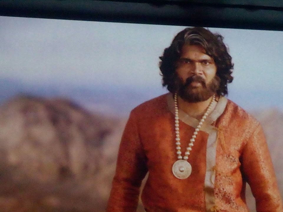 Hendery as sakethudu - who passes message from enemies to kings secretly