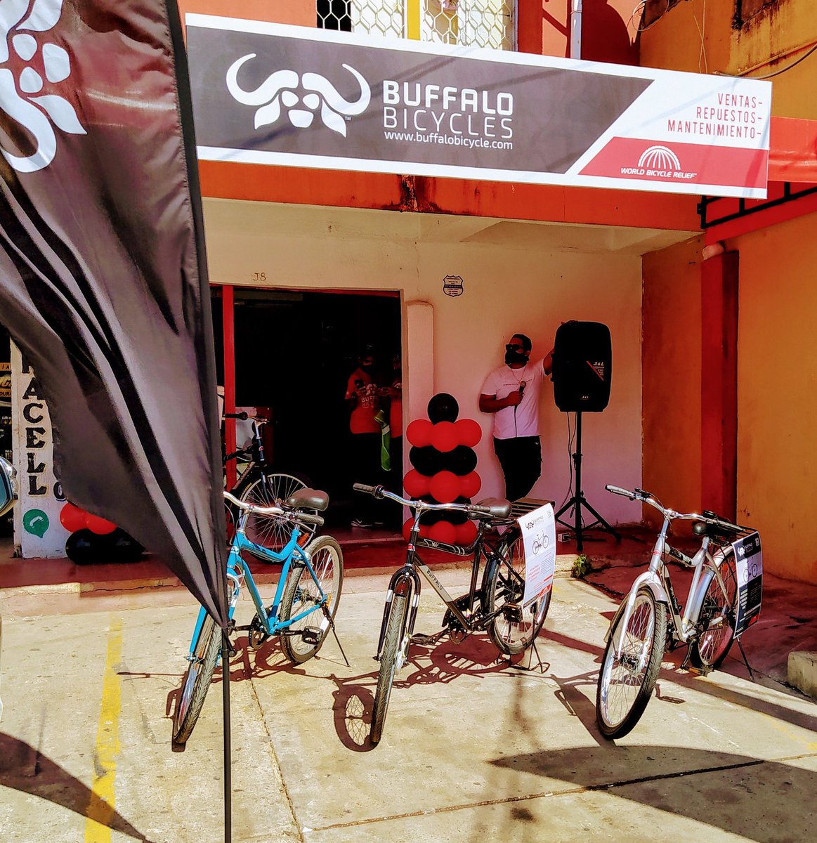 DesEconomicoBAQ's tweet photo. En el barrio San José de Barranquilla Buffalo Bicycles abre su primera tienda y taller en Colombia 🚲🇨🇴 

Nos emociona que en medio de una coyuntura tan difícil las empresas mantengan su interés por invertir en nuestra ciudad 🙌 https://t.co/ColBbYSyu9