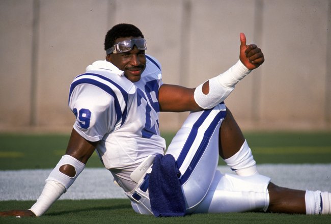 Remember how I said there were 3 versions of Tecmo Bowl? That had to do with the great Eric Dickerson. Apparently he did not want his likeness being used on the 1989 USA version of Tecmo Bowl & brought a suit vs Tecmo. Ultimately he won & Tecmo had to remove him from the game.