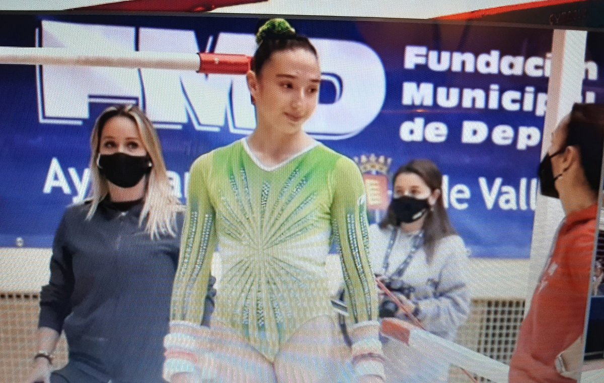 ar_elen's tweet photo. Campeonato de España V.9.
No son buenas fotos, pero con el ordenador y móvil, es lo que se puede hacer, jeje.
Felicidades a todas las gimnastas, sus técnicos y familias por volver a una gran competición, tras tanto tiempo con unos entrenamientos alterados.
#GAF2020 #GAMGAF2020 https://t.co/dhU3LZHcLH