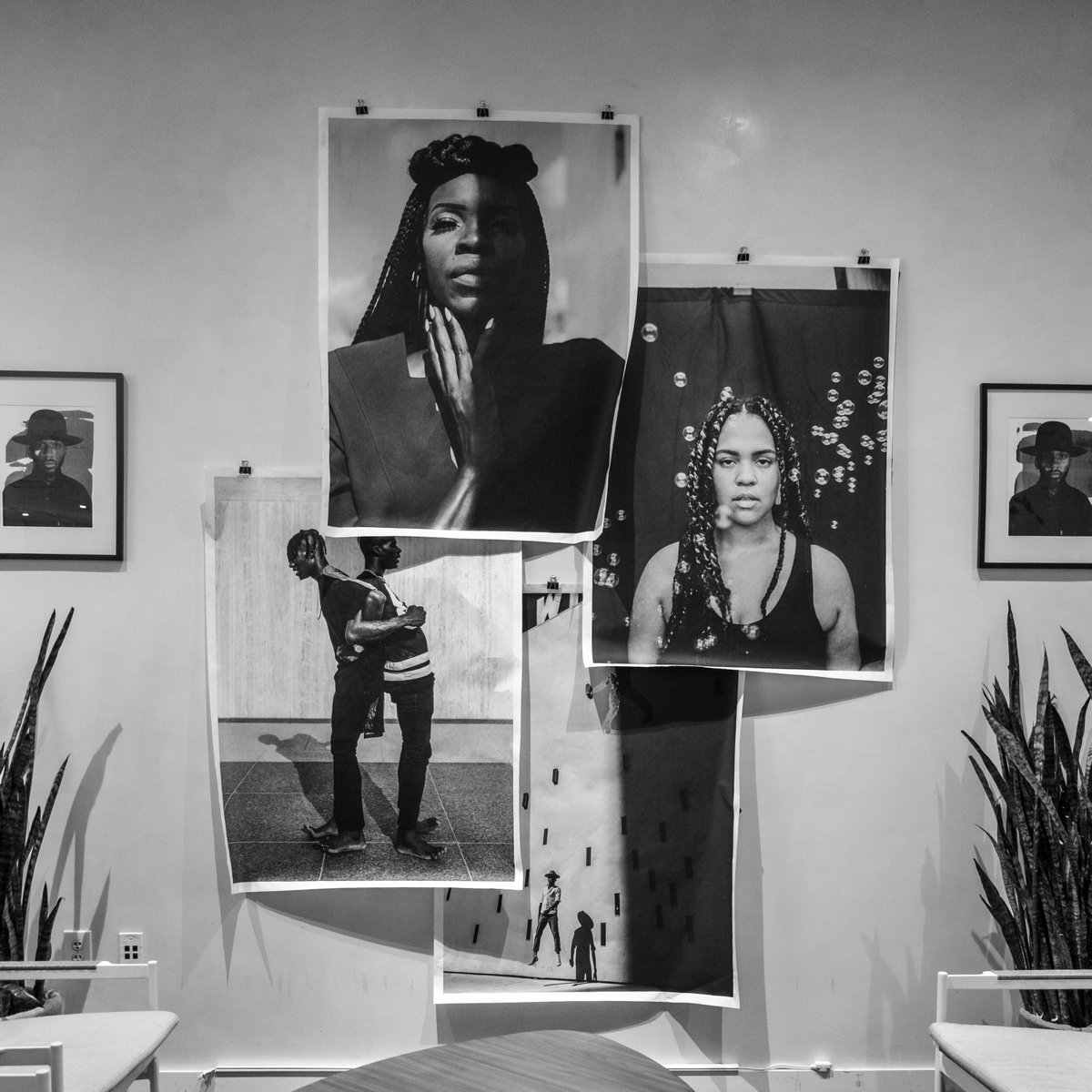 BigMedium's tweet photo. Moyo Oyelola is the current Resident Artist at The LINE Hotel. Be part of his process in the hotel lobby, Monday and Friday from 3-5pm, through December 12.
#bigmedium #theLINEresidency https://t.co/RSehRuRmOF