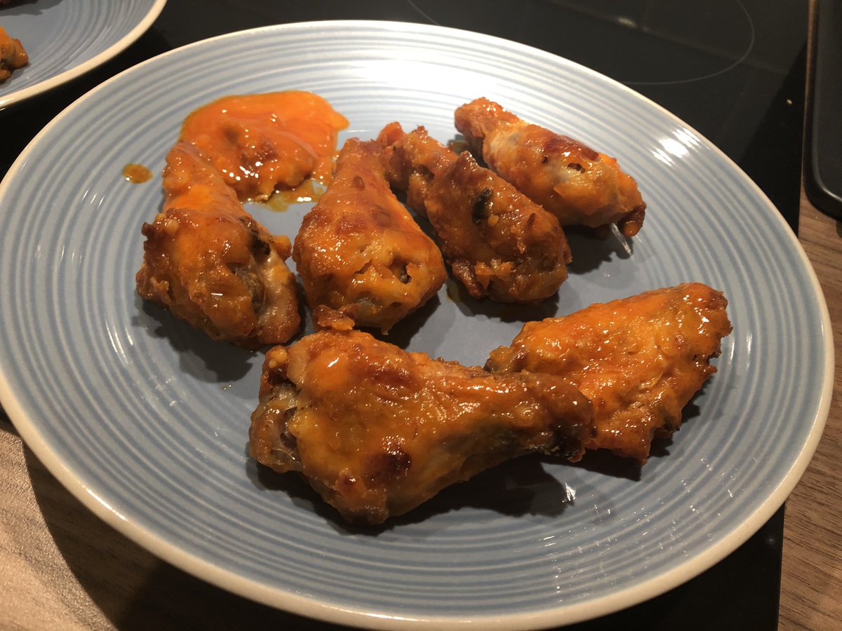 Pidgeos's tweet photo. 1st course complete courtesy of @passyunkavenue ! Extremely tasty and butt-squeezingly spicy - beautiful 🥵🌶😋🍗 #LOVEbundle #brotherlylove https://t.co/Ac0GVBRHNp