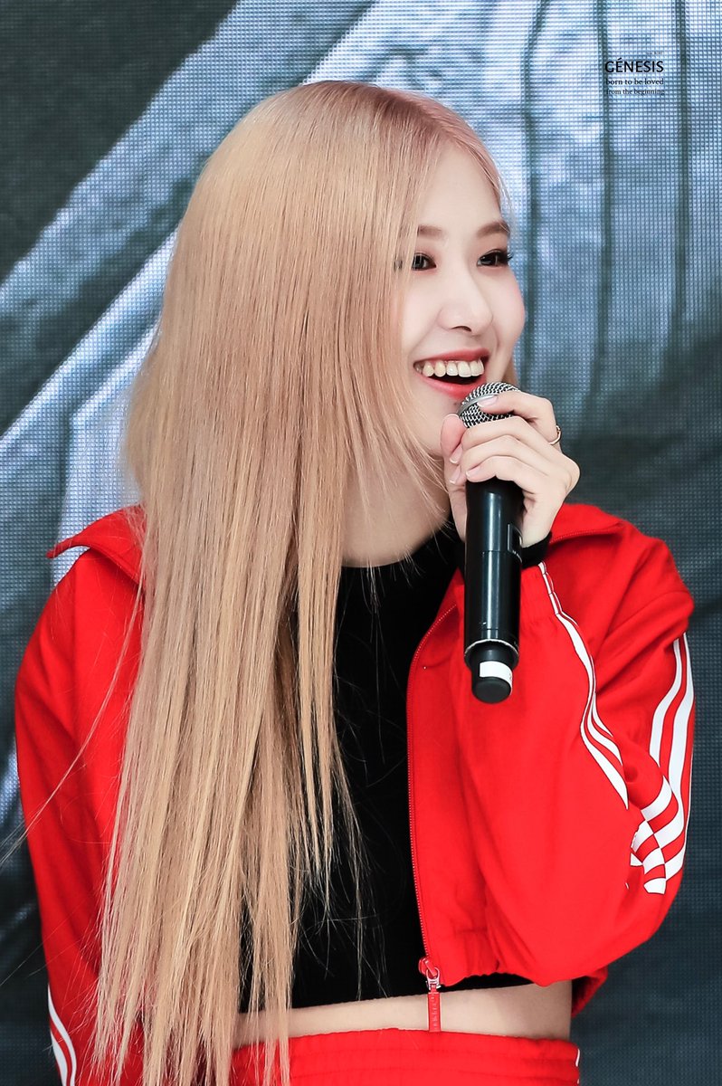 beulpingasia's tweet photo. Happy 8700 Days, ROSÉ! #로제 
#8700thDayROSÉ @BLACKPINK https://t.co/tVDh7eNqsG